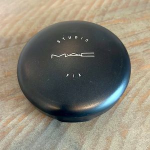 MAC Studio Fix - Powder Plus Foundation - NW44